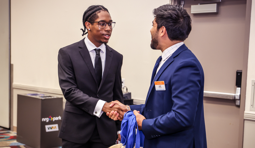 Virtual Interview Tips: How to Make a Strong First Impression with Employers